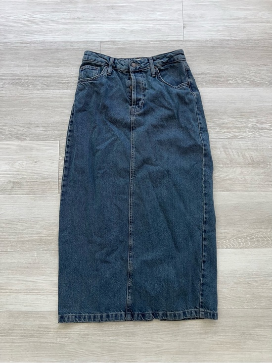 Topshop Dresses & Skirts - Topshop Dark Wash Denim Midi Skirt Size 6